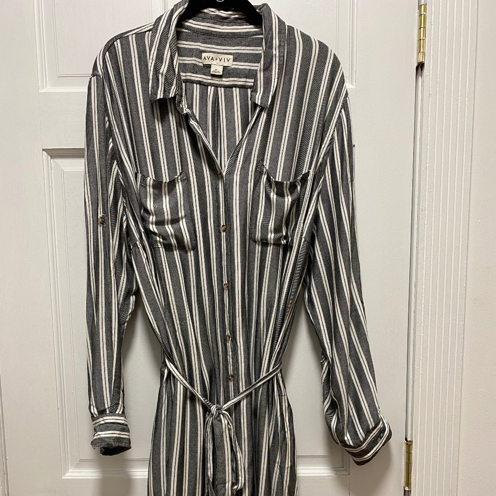 Ava & Viv - Grey & white striped long sleeve midi dress - 2X